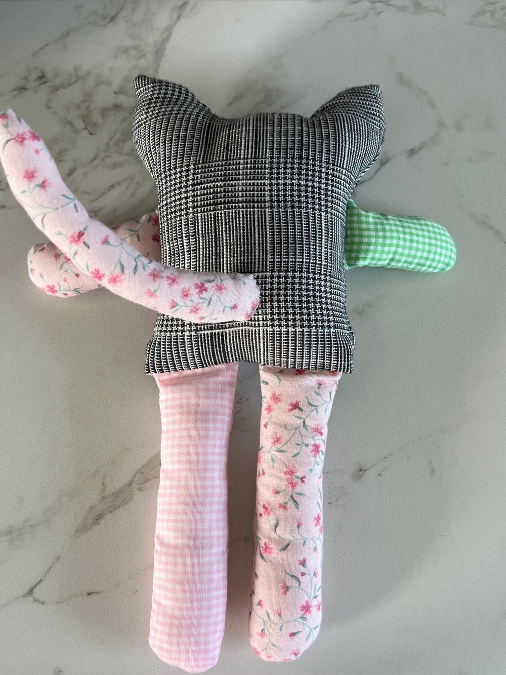 Handmade fabric scrap cat plush - Picture 6 of 7